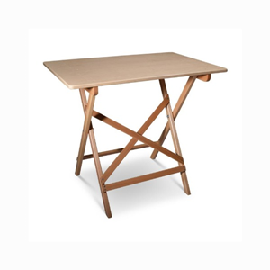 houten-tafels-voor-festival